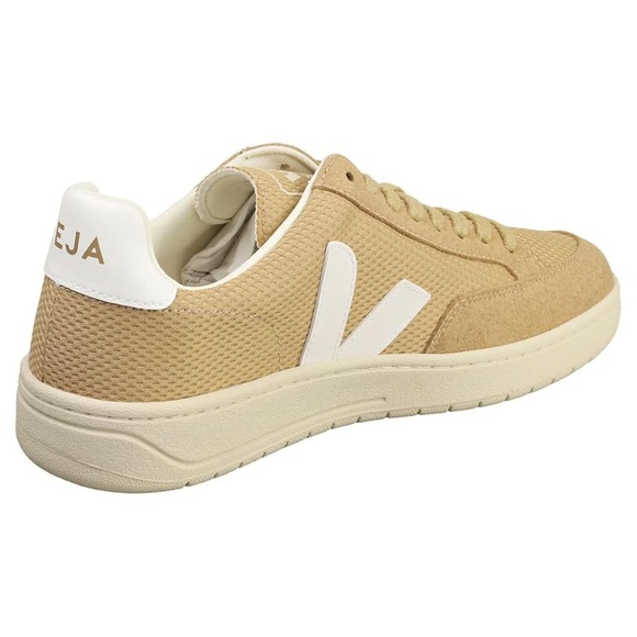 EUC/LIKE NEW VEJA V-12 VEGAN ALVEOMESH IN DUNE WHITE - SIZE 6 - Picture 3 of 16